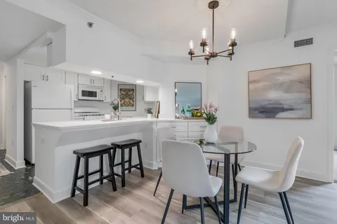 $675,000 | 1276 North Wayne Street, Unit 300, Arlington, VA 22201