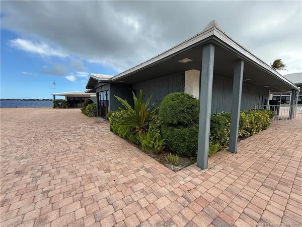 $1,800 | 175 Southeast St Lucie Boulevard, Unit H207, Stuart, FL 34996
