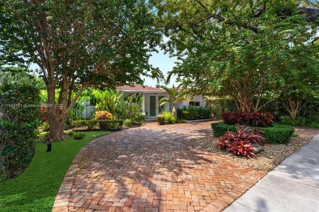$3,299,000 | 1410 Cleveland Road, Miami Beach, FL 33141