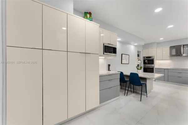$2,999,999 | 1410 Cleveland Road, Miami Beach, FL 33141