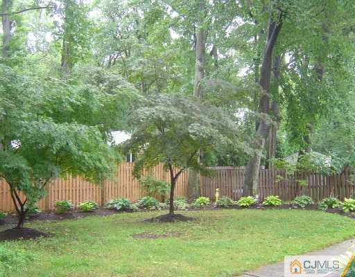 425 Huff Road North Brunswick, NJ 08902 - Photo 3 of 8 Gallery Image 3