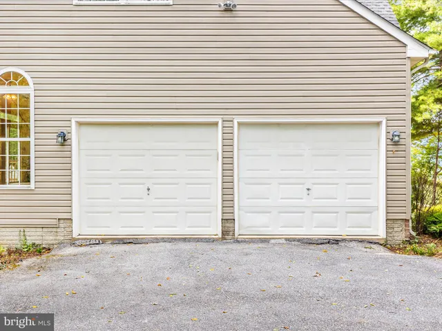 $699,900 | 318 Copper Oaks Drive, Woodsboro, MD 21798