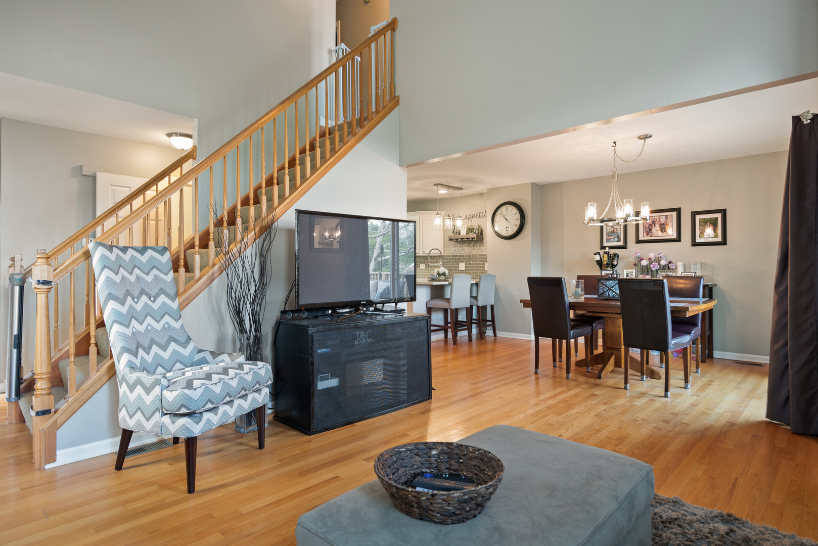 610 Daisy Lane Roselle, IL 60172 - Photo 3 of 23