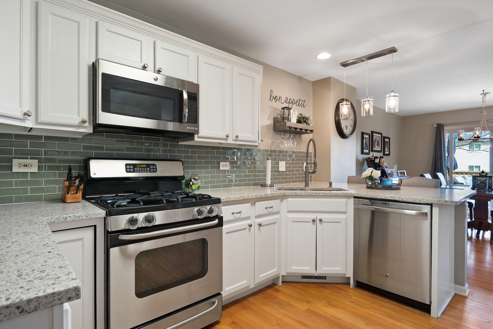 610 Daisy Lane Roselle, IL 60172 - Photo 10 of 23