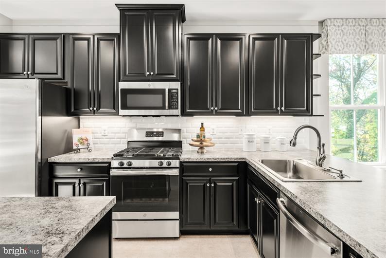 102 Spring Gate A-eog Md 21122, Unit CLARENDON Pasadena, MD 21122 - Photo 1 of 23