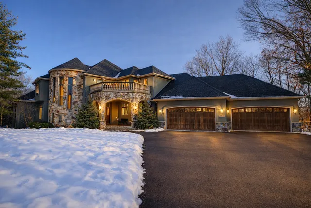 $1,599,000 | 18844 Bearpath Trail, Eden Prairie, MN 55347