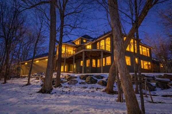 $1,599,000 | 18844 Bearpath Trail, Eden Prairie, MN 55347