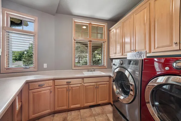 $1,599,000 | 18844 Bearpath Trail, Eden Prairie, MN 55347