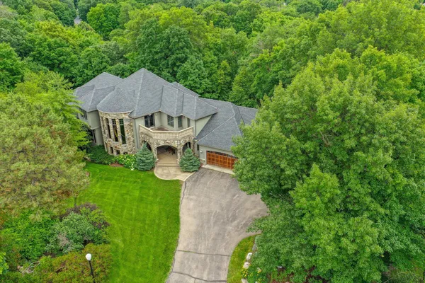 $1,599,000 | 18844 Bearpath Trail, Eden Prairie, MN 55347
