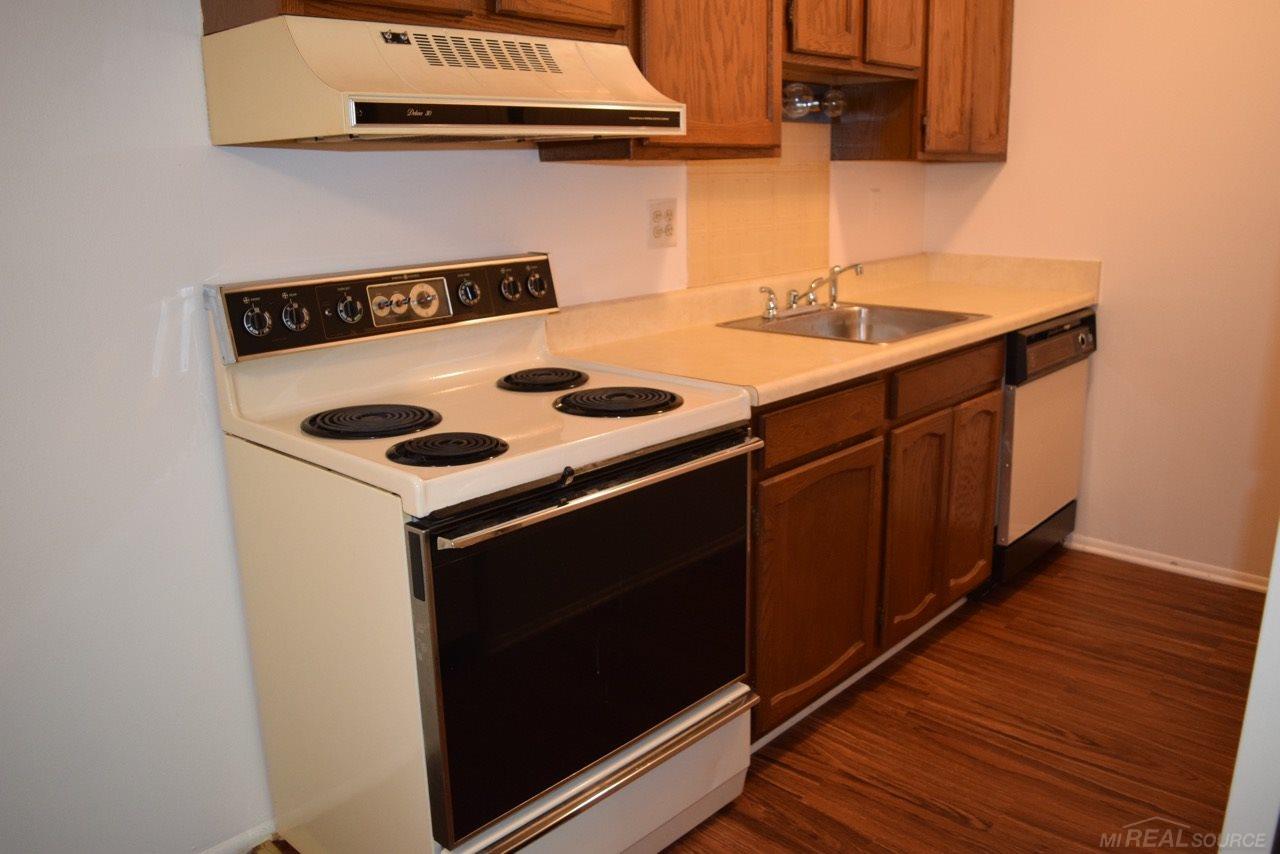 805 Plate Street, Unit 50 Rochester, MI 48307 - Photo 9 of 23 31257262-9.JPG