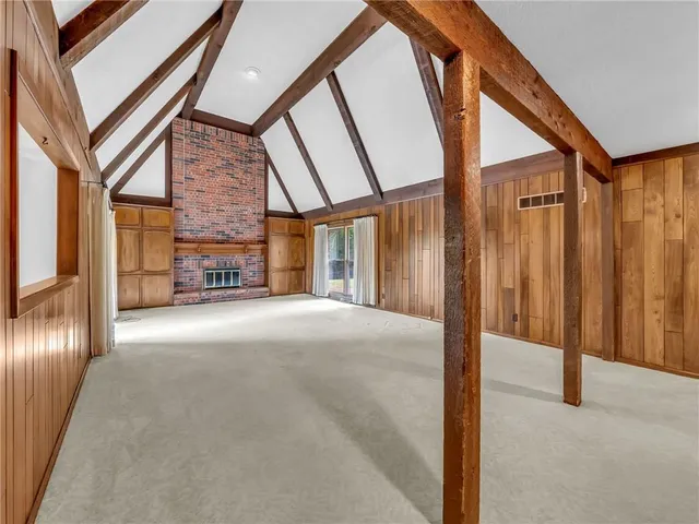 $464,000 | 907 North Forest Lane, Liberty, MO 64068