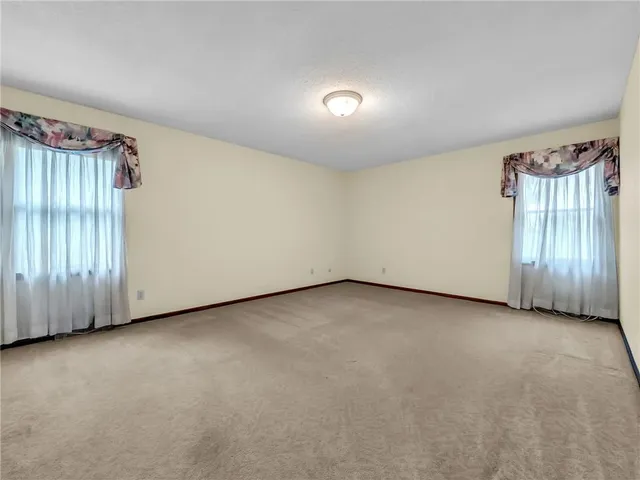 $464,000 | 907 North Forest Lane, Liberty, MO 64068