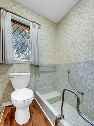 $464,000 | 907 North Forest Lane, Liberty, MO 64068