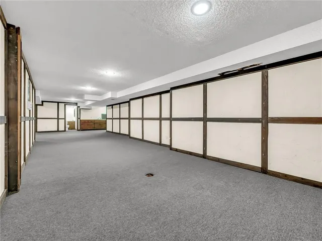 $464,000 | 907 North Forest Lane, Liberty, MO 64068