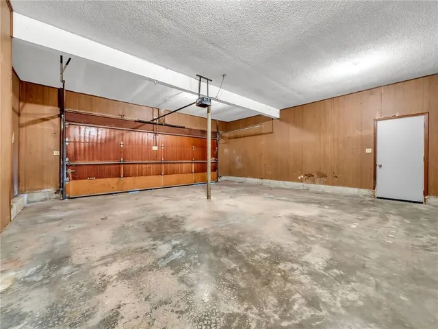 $424,900 | 907 North Forest Lane, Liberty, MO 64068