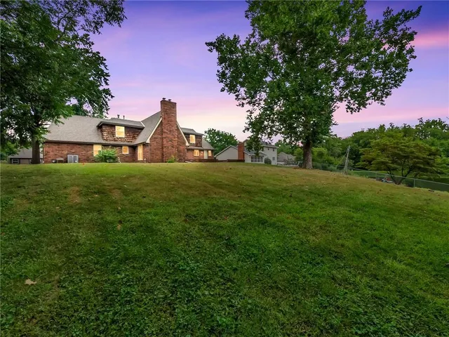 $424,900 | 907 North Forest Lane, Liberty, MO 64068