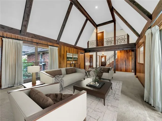 $464,000 | 907 North Forest Lane, Liberty, MO 64068