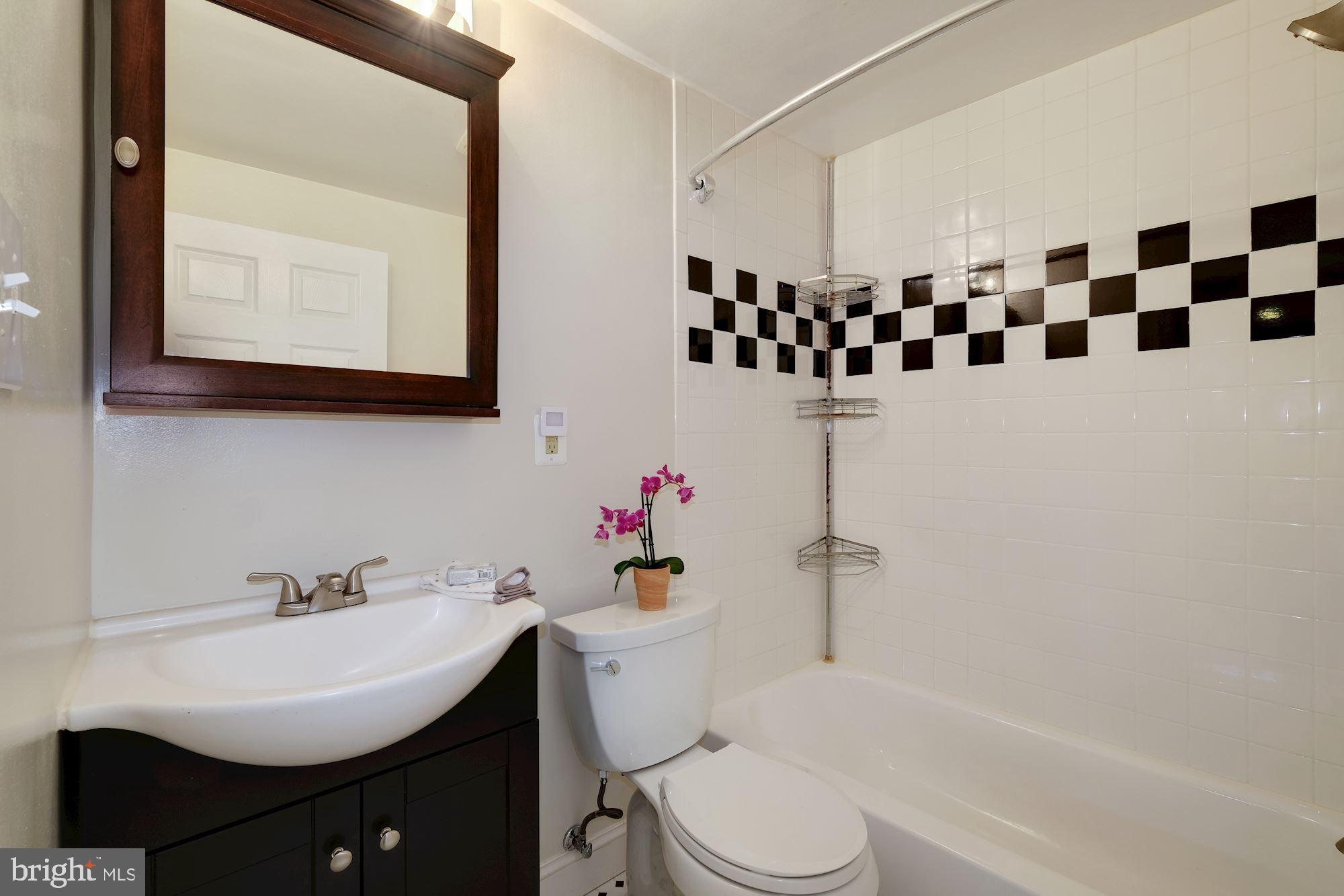 1724 18th Street Northwest Washington, DC 20009 - Photo 18 of 32