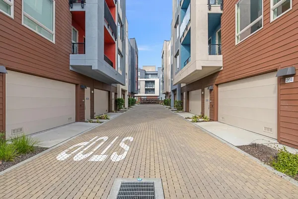 $1,250,000 | 1058 Foster Square Lane, Unit 204, Foster City, CA 94404