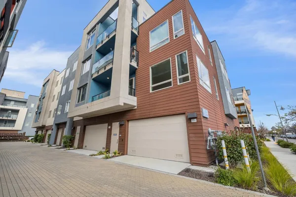 $1,250,000 | 1058 Foster Square Lane, Unit 204, Foster City, CA 94404