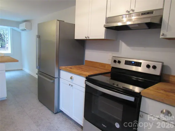 $435,000 | 822 Azalea Avenue, Black Mountain, NC 28711