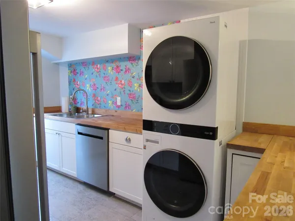 $435,000 | 822 Azalea Avenue, Black Mountain, NC 28711