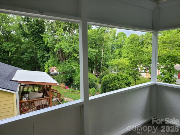 $435,000 | 822 Azalea Avenue, Black Mountain, NC 28711