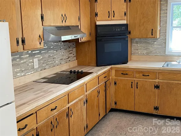 $435,000 | 822 Azalea Avenue, Black Mountain, NC 28711