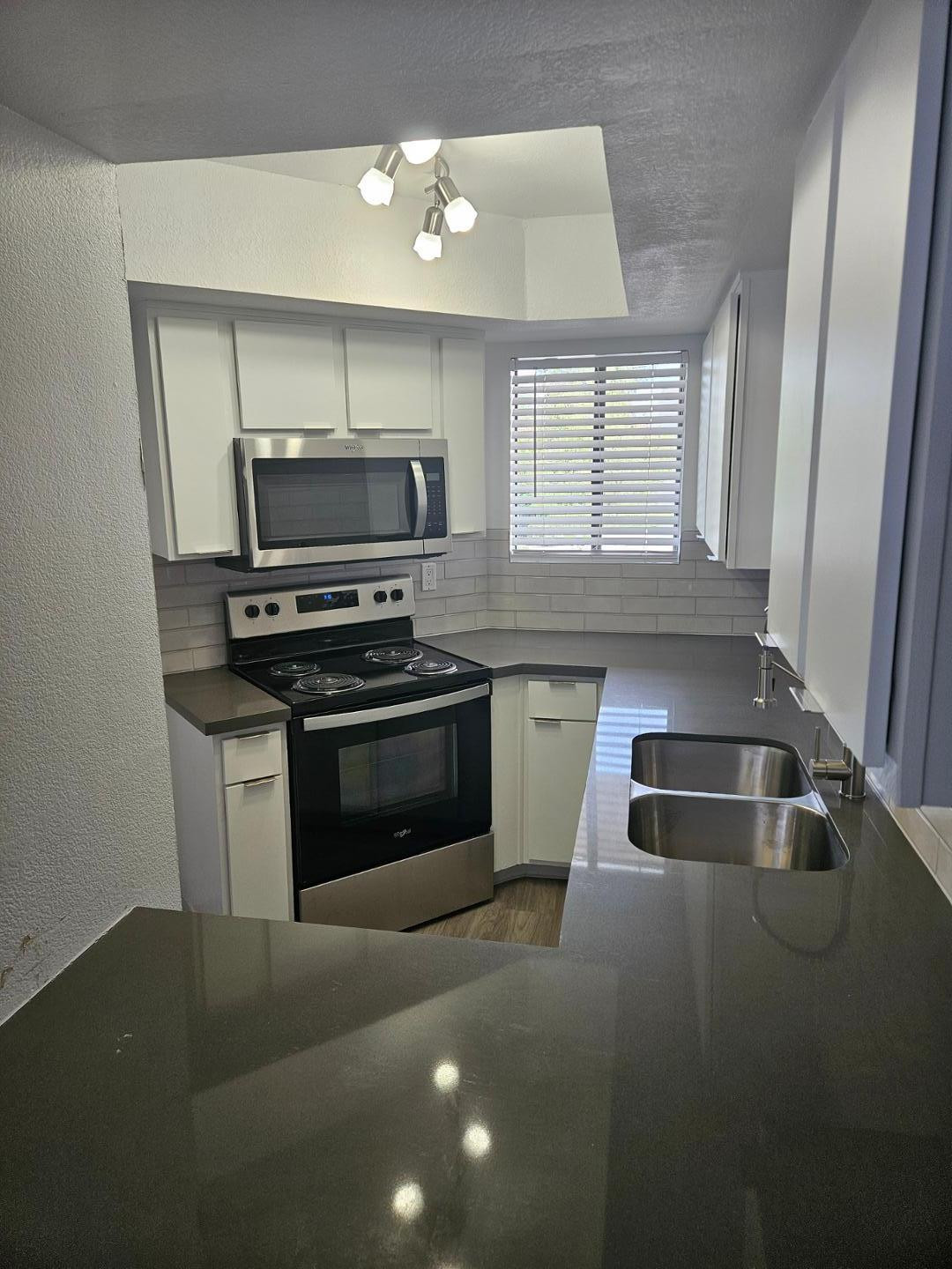 935 North Granite Reef Road, Unit 141 Scottsdale, AZ 85257 - Photo 7 of 21 Photo #7