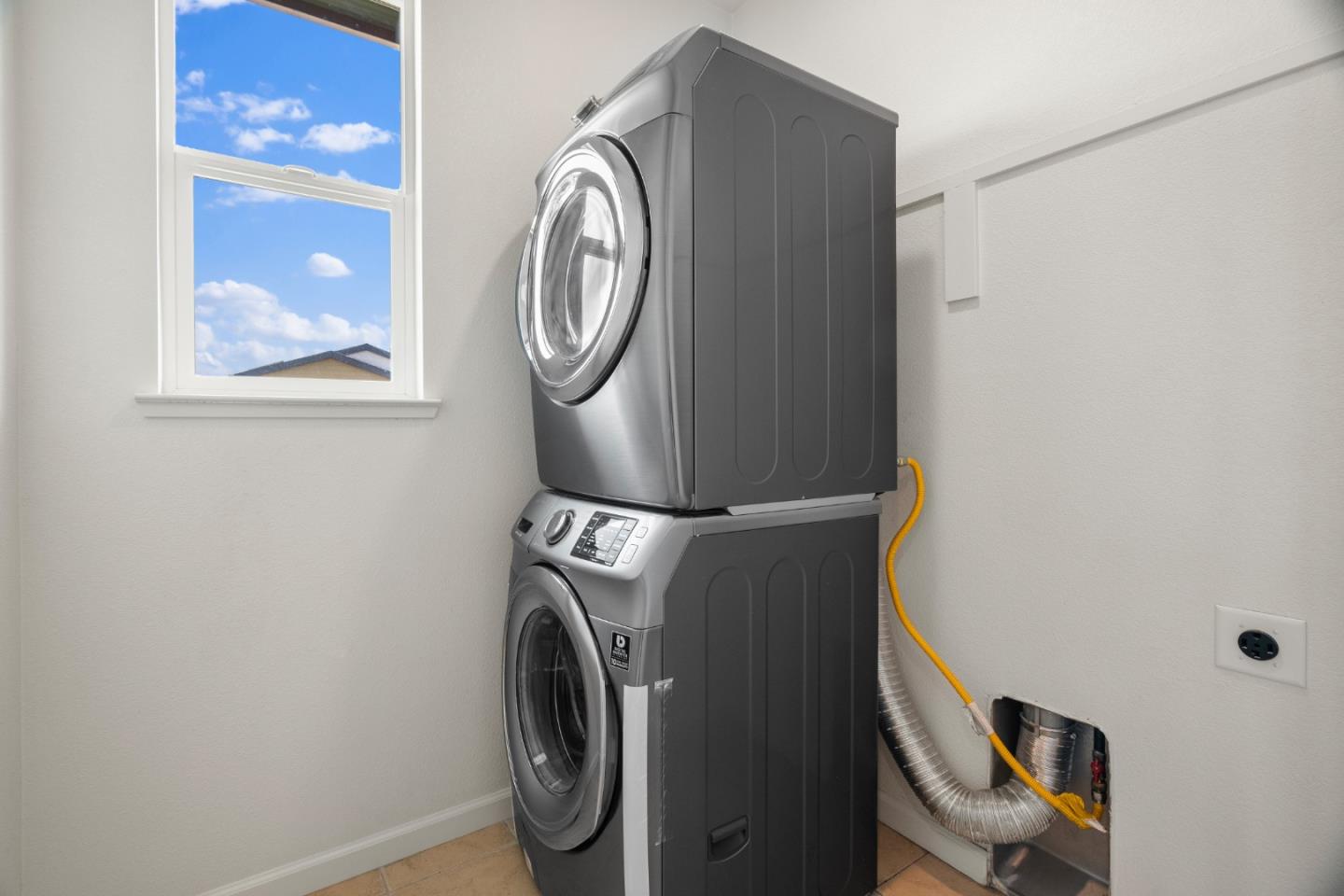 1789 Infinity Way San Jose, CA 95122 - Photo 37 of 44 a utility room with dryer and washer