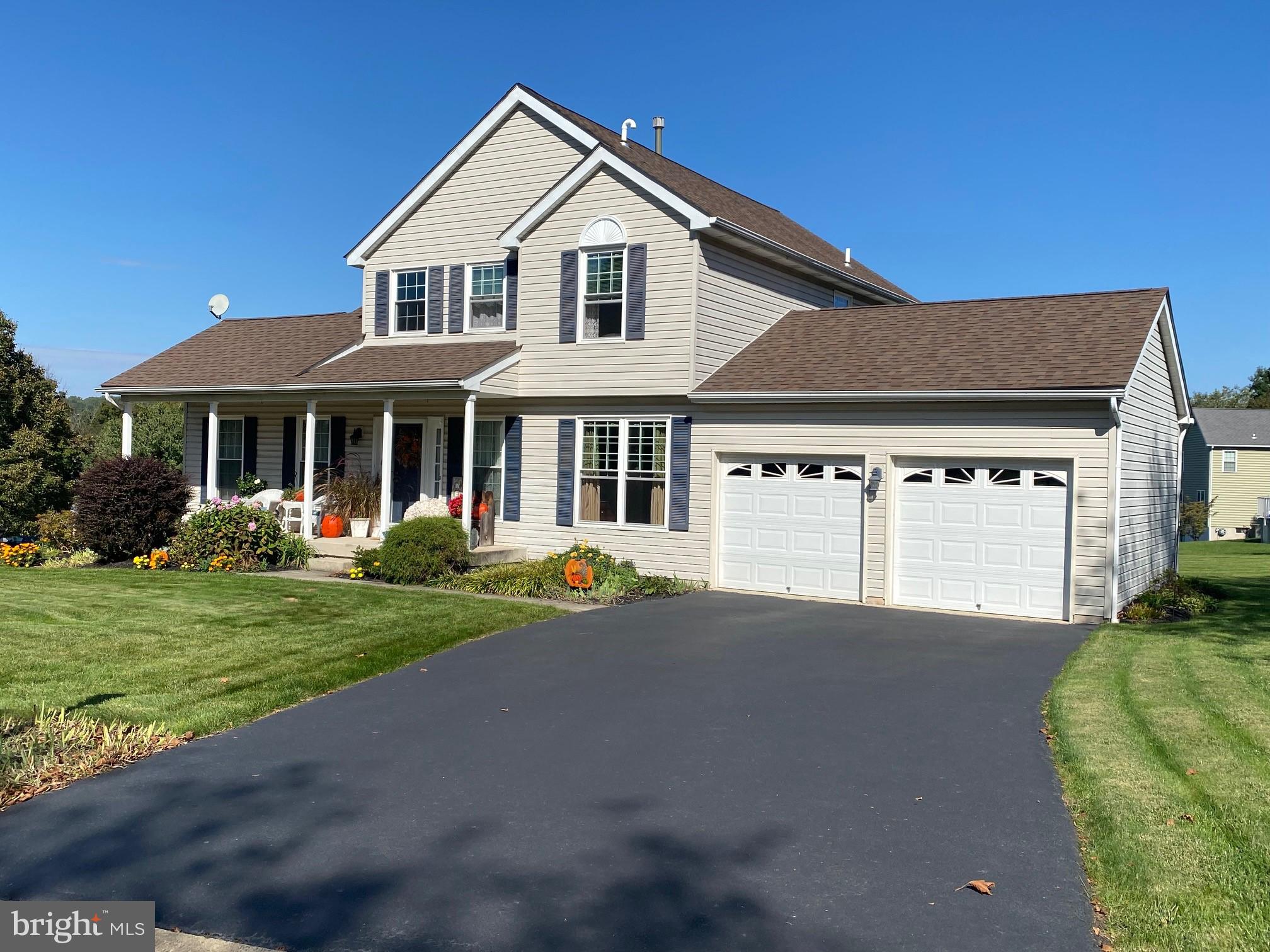 85 Pine Hurst Drive Pottstown, PA 19464 - Photo 2 of 29