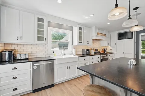 $535,000 | 9849 Riggs, Overland Park, KS 66212