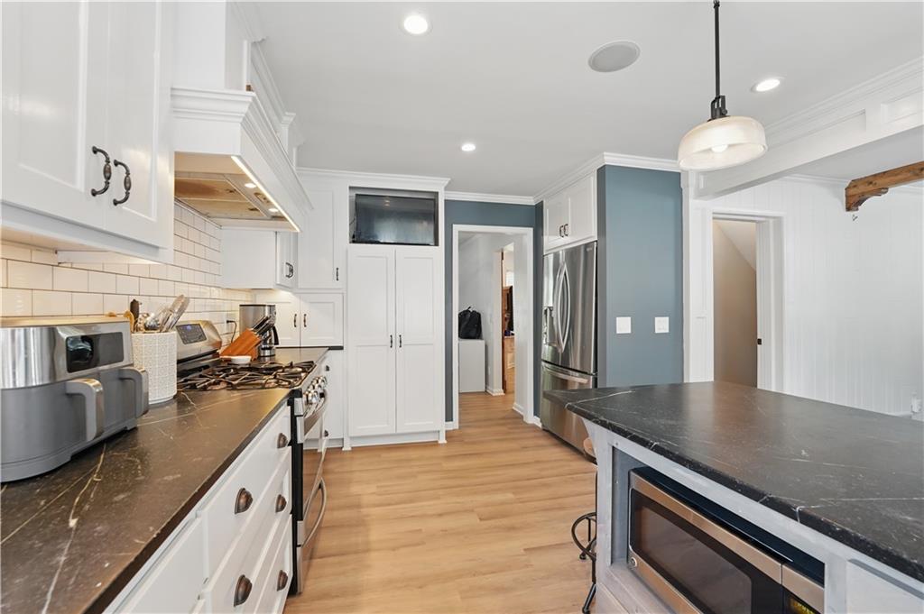 9849 Riggs Overland Park, KS 66212 - Photo 14 of 54