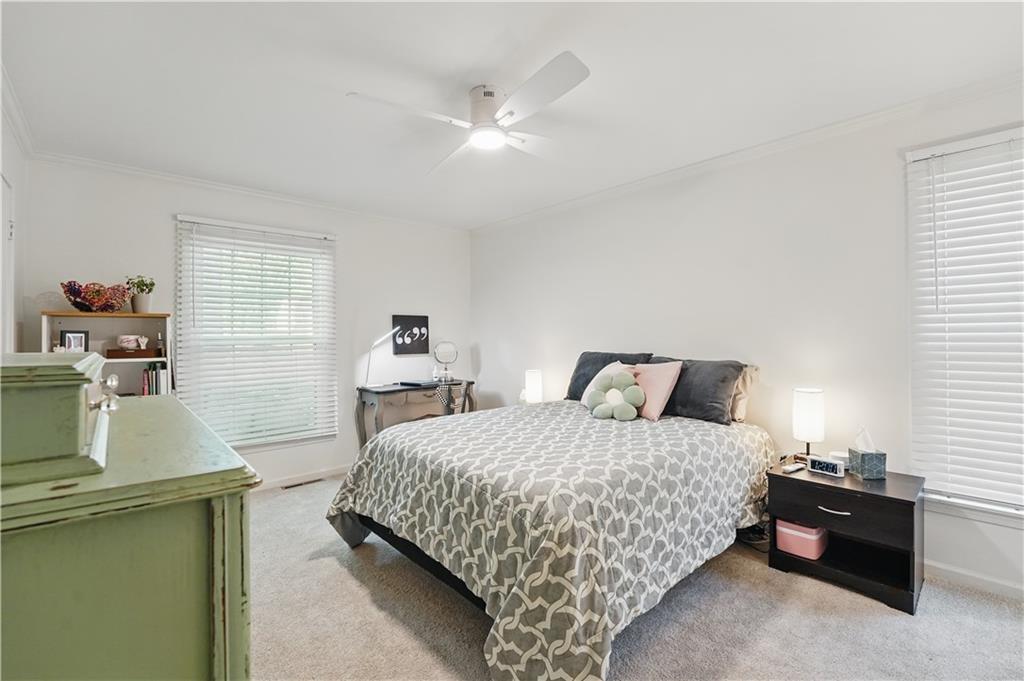 9849 Riggs Overland Park, KS 66212 - Photo 24 of 54