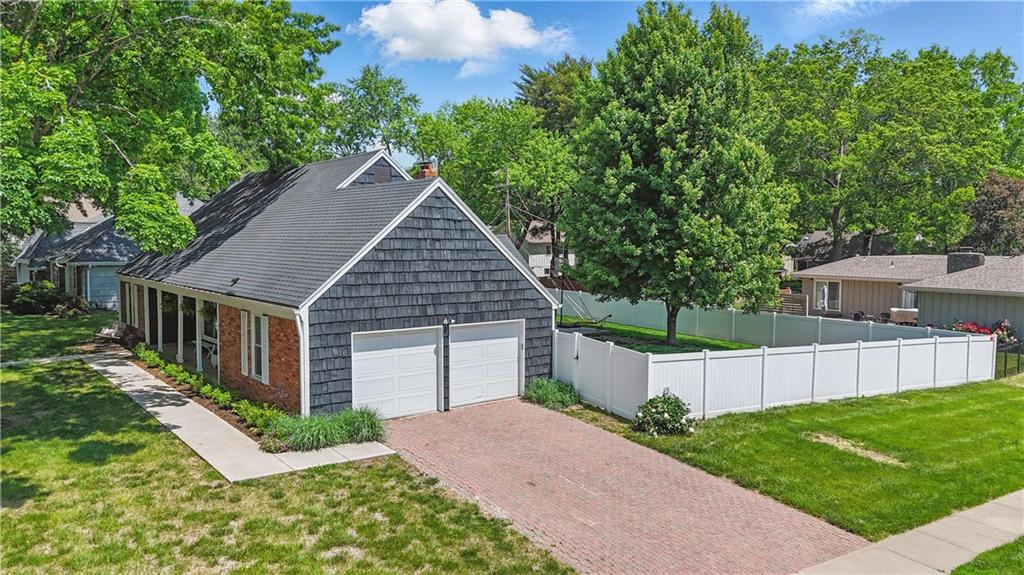 9849 Riggs Overland Park, KS 66212 - Photo 46 of 54