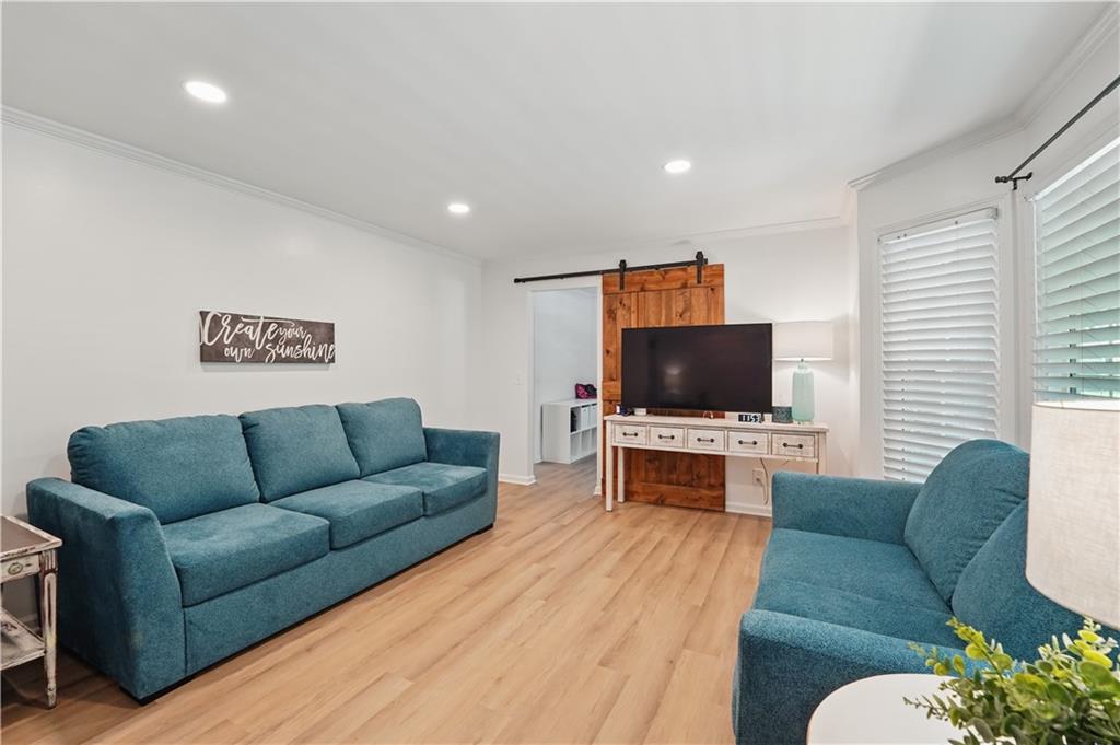 9849 Riggs Overland Park, KS 66212 - Photo 6 of 54