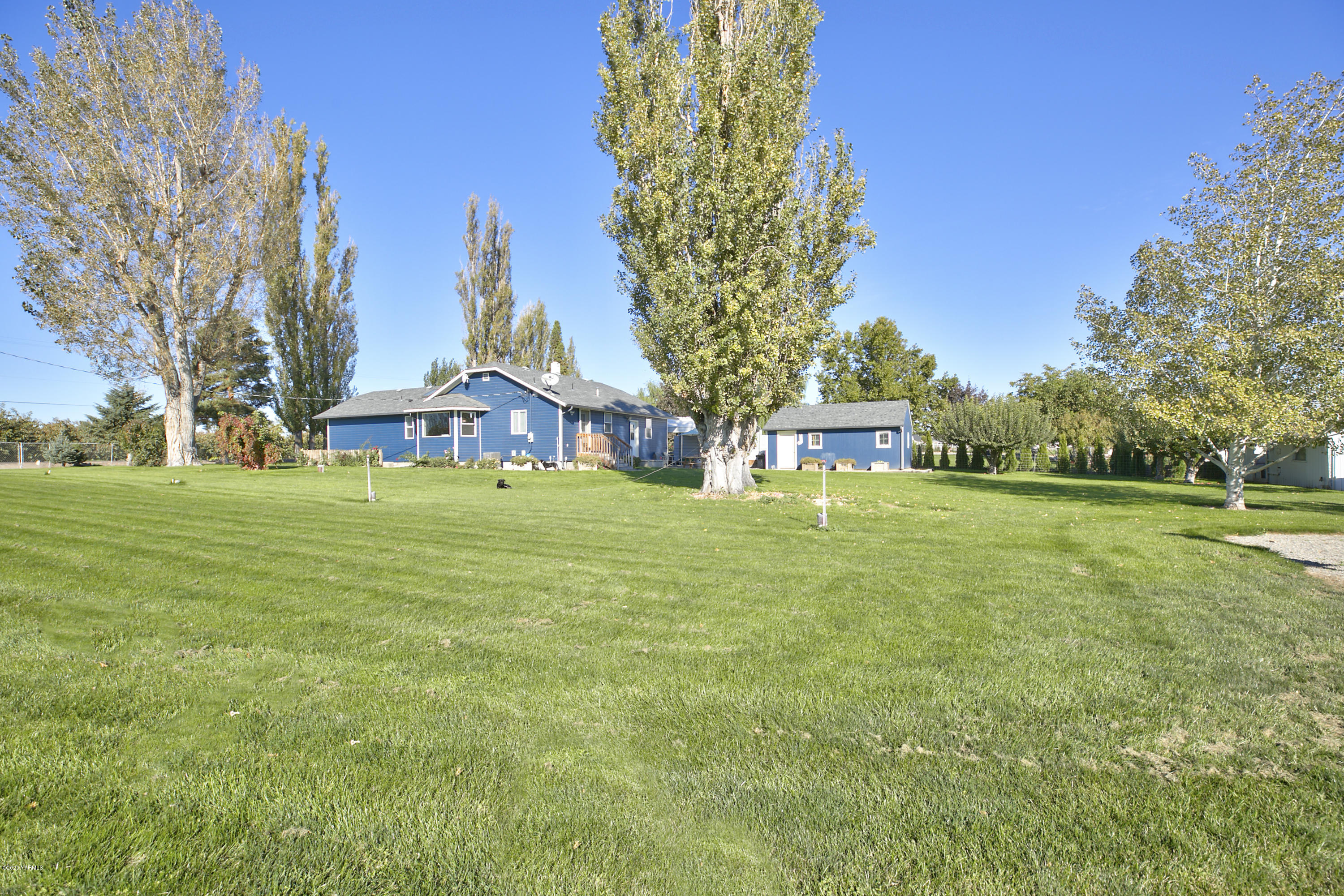 81 Blue Goose Road Zillah, WA 98953 - Photo 20 of 29 Back Yard