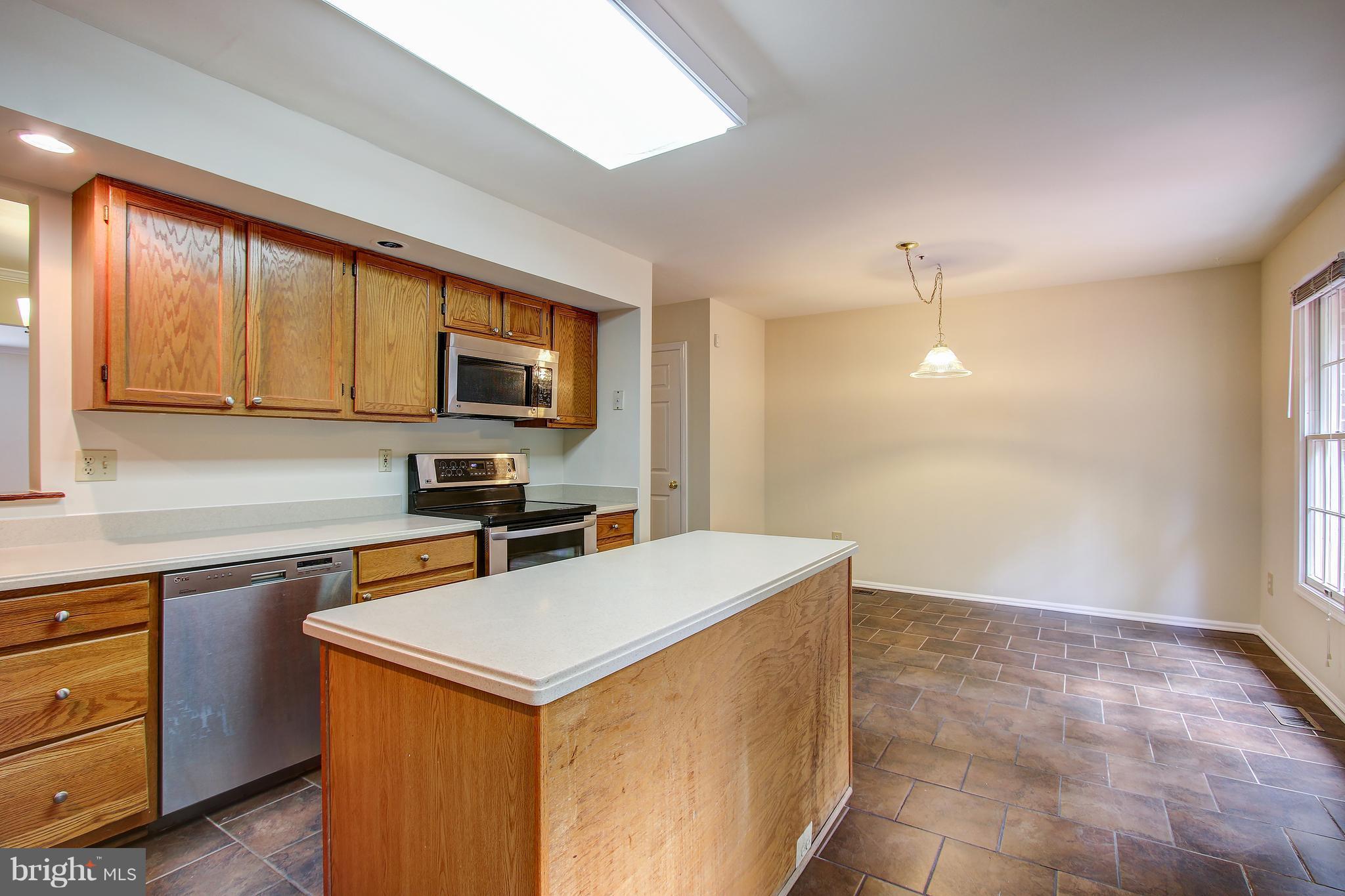9204 Ispahan Loop Laurel, MD 20708 - Photo 14 of 30 Kitchen