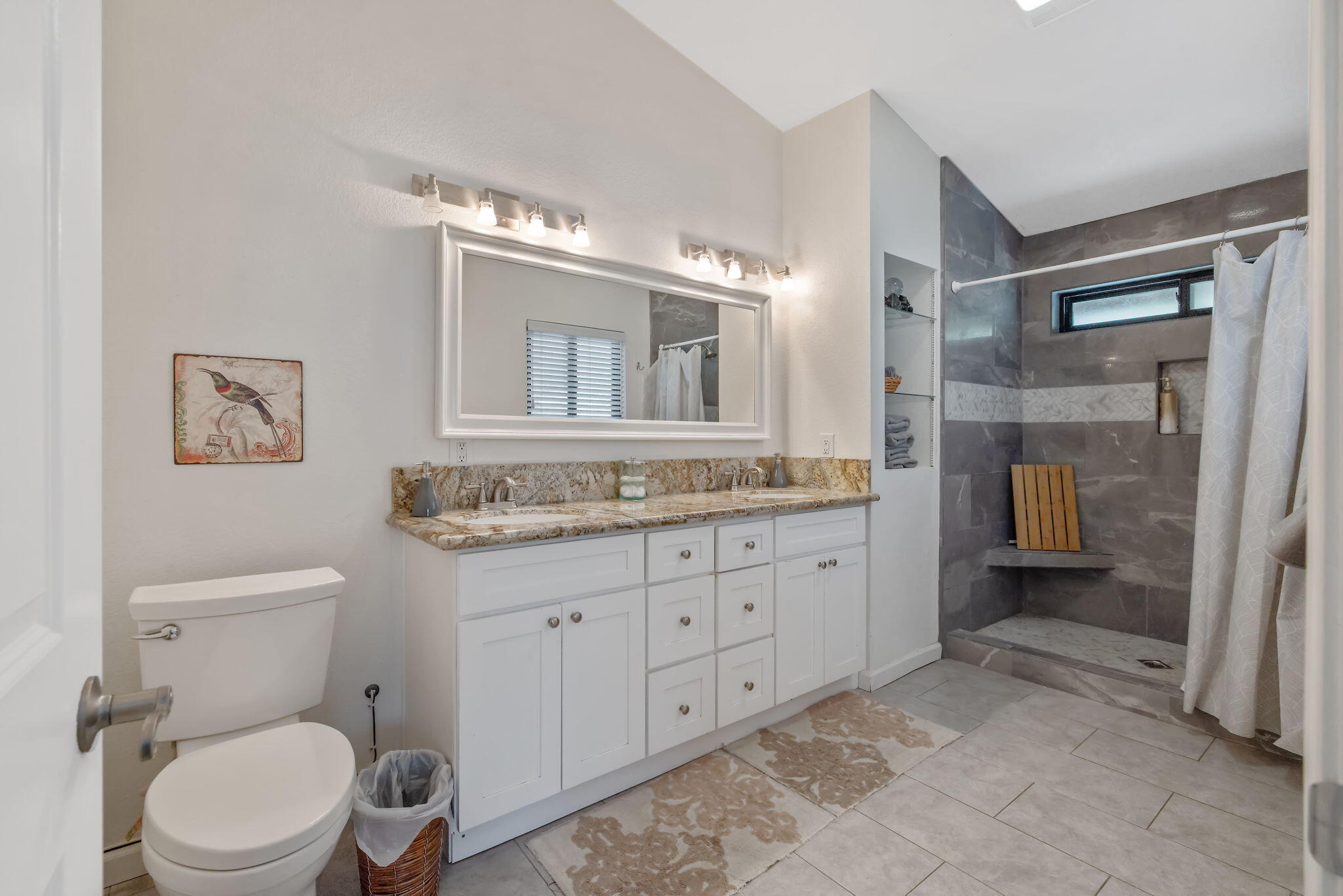 43677 Washburn Drive Three Rivers, CA 93271 - Photo 24 of 80 upstairs primary bathroom