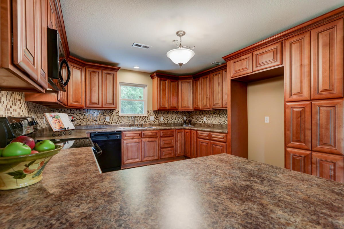 1408 Hillvale Road Louisville, TN 37777 - Photo 8 of 21 Gallery Image 8