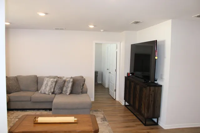 $2,900 | 1964 Catbird Trail, Tallahassee, FL 32311