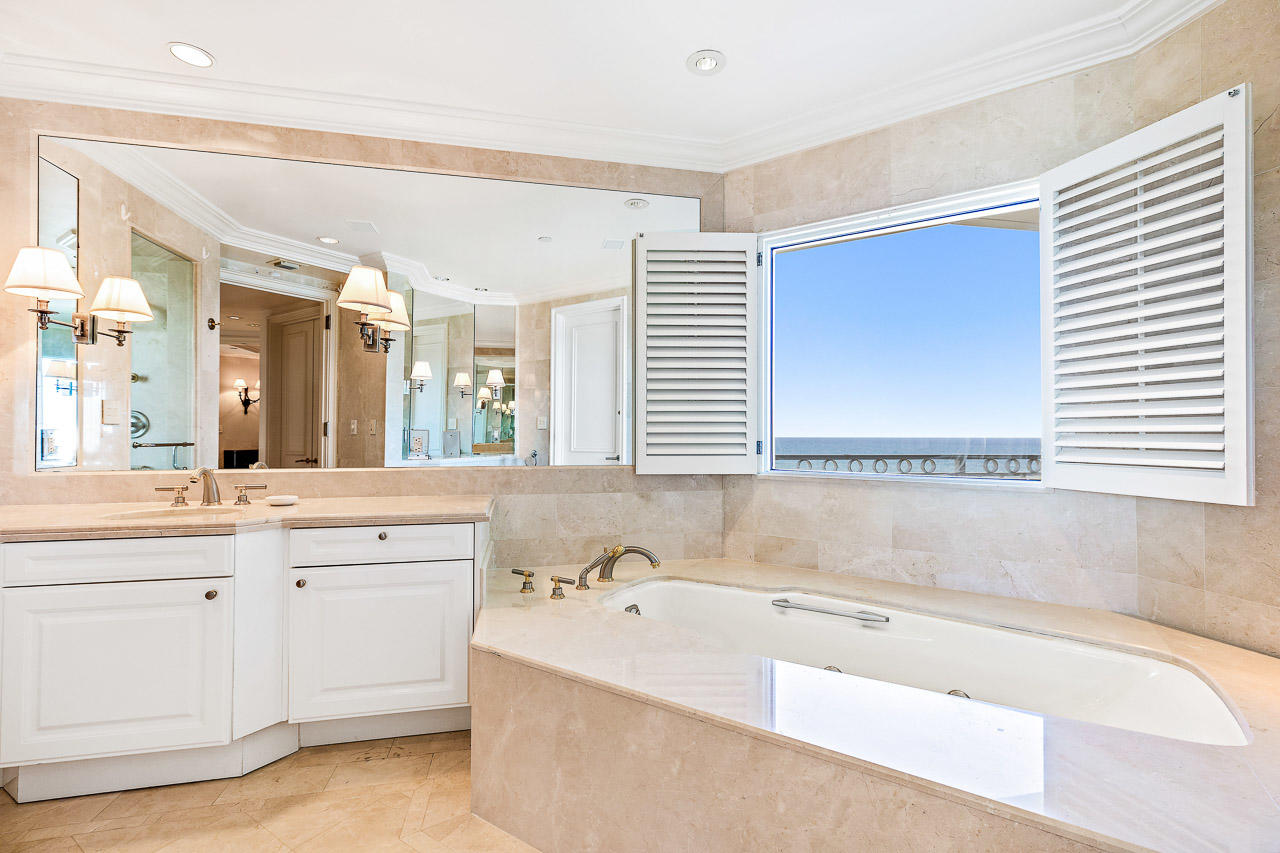 19950 South Beach Road, Unit 9N Jupiter, FL 33469 - Photo 19 of 29 Master Bathroom