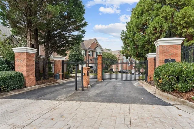 $950,000 | 992 Wescott Lane Northeast, Atlanta, GA 30342