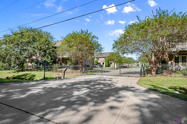 $119,000 | 888 South Kenilworth Parkway, Unit 1A, Baton Rouge, LA 70820