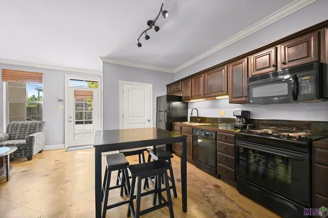 $119,000 | 888 South Kenilworth Parkway, Unit 1A, Baton Rouge, LA 70820