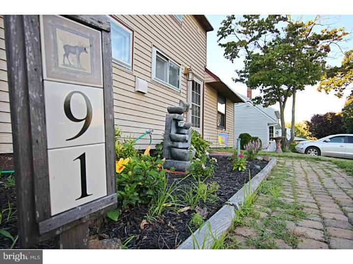 91 Wildflower Road Levittown, PA 19057 - Photo 2 of 16 Gallery Image 2