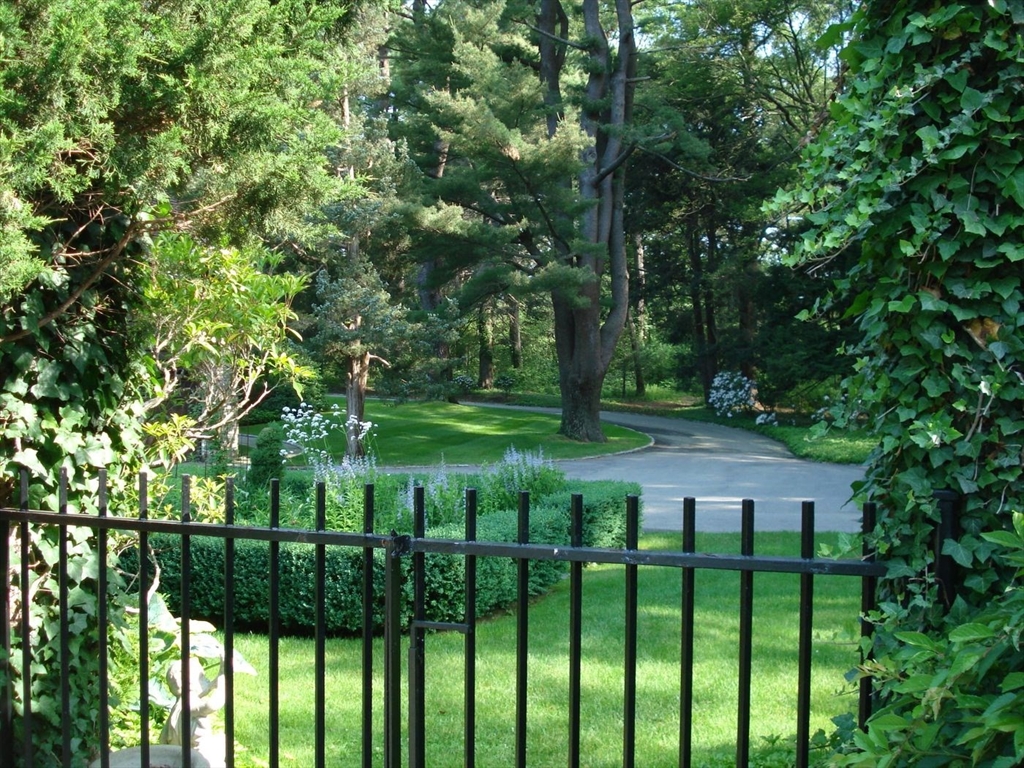 120 Grapevine Road Wenham, MA 01984 - Photo 8 of 33