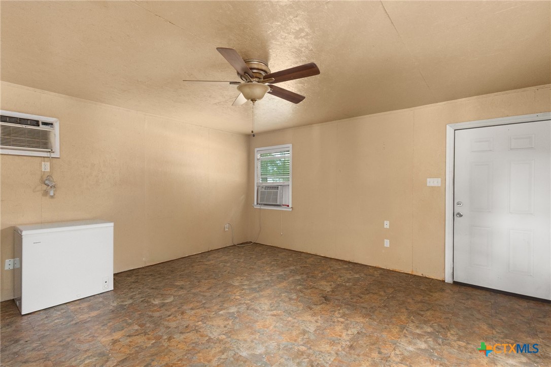 757 Jackson Road Kingsbury, TX 78638 - Photo 32 of 46