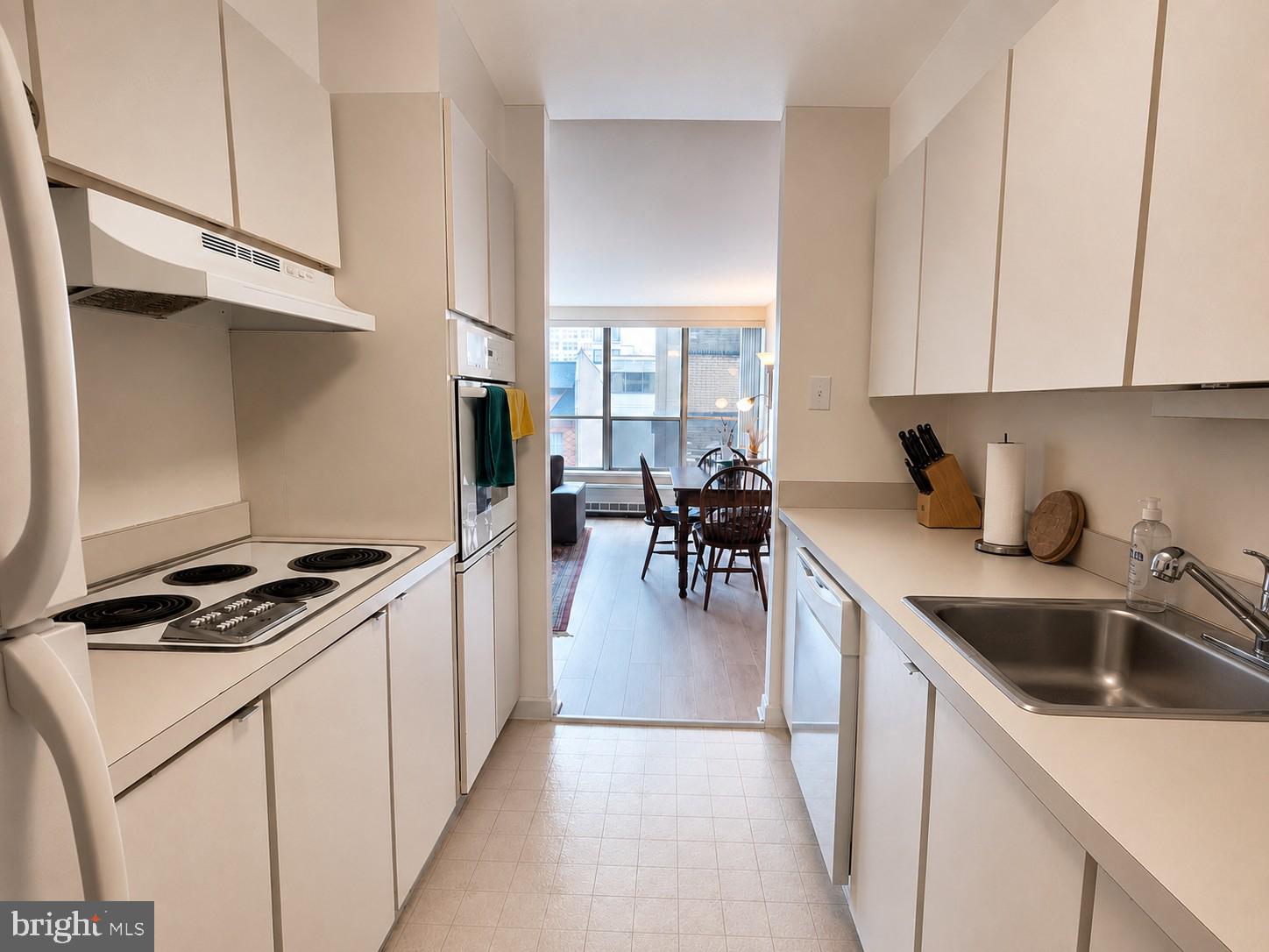224-30 West Rittenhouse Square, Unit 401 Philadelphia, PA 19103 - Photo 4 of 21