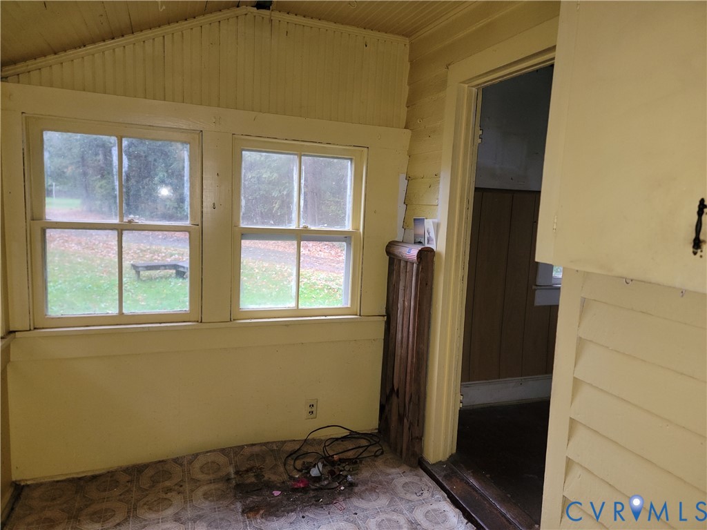 9494 Maryus Road Hayes, VA 23072 - Photo 17 of 23